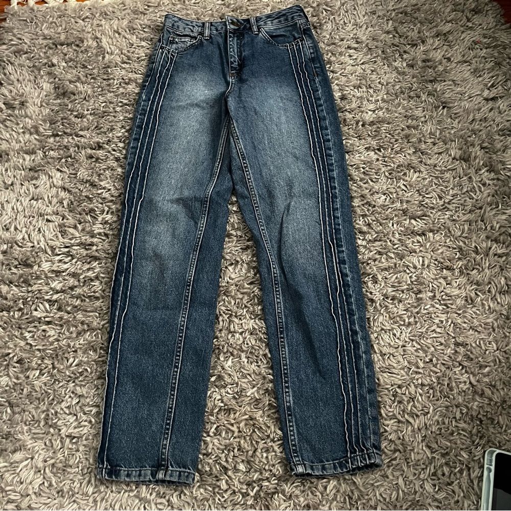 BDG Dark wash mom jeans size 25